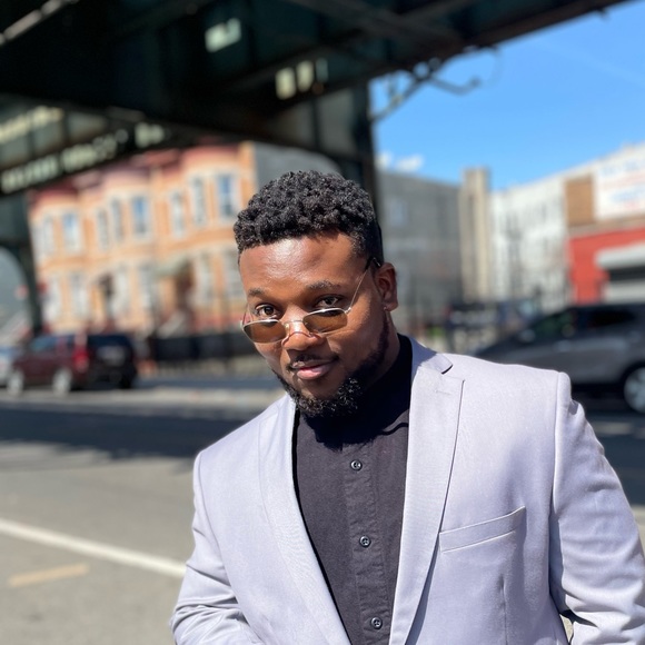 Meet your Posher, Temidayo - Picture 2 of 5